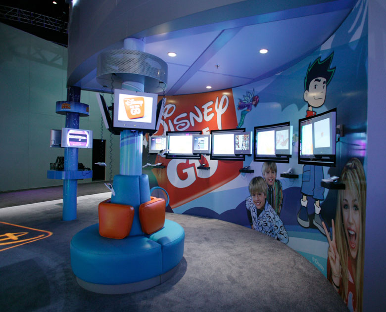 Dark corridor booth