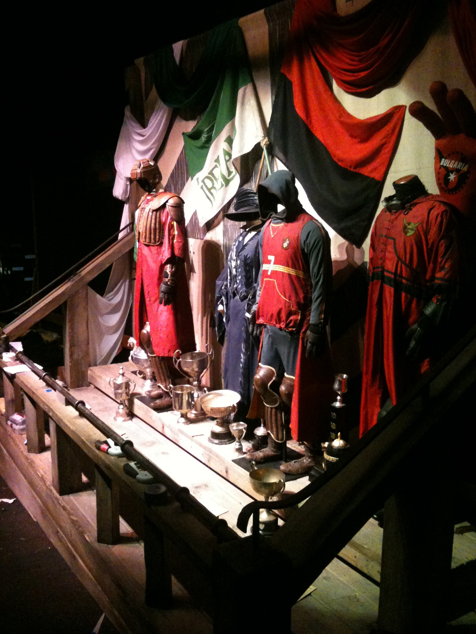 Costume gallery wide