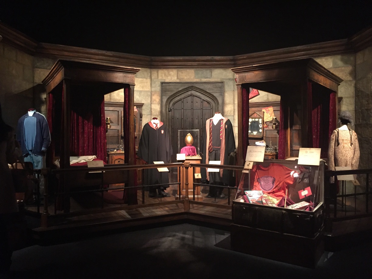 Props books display