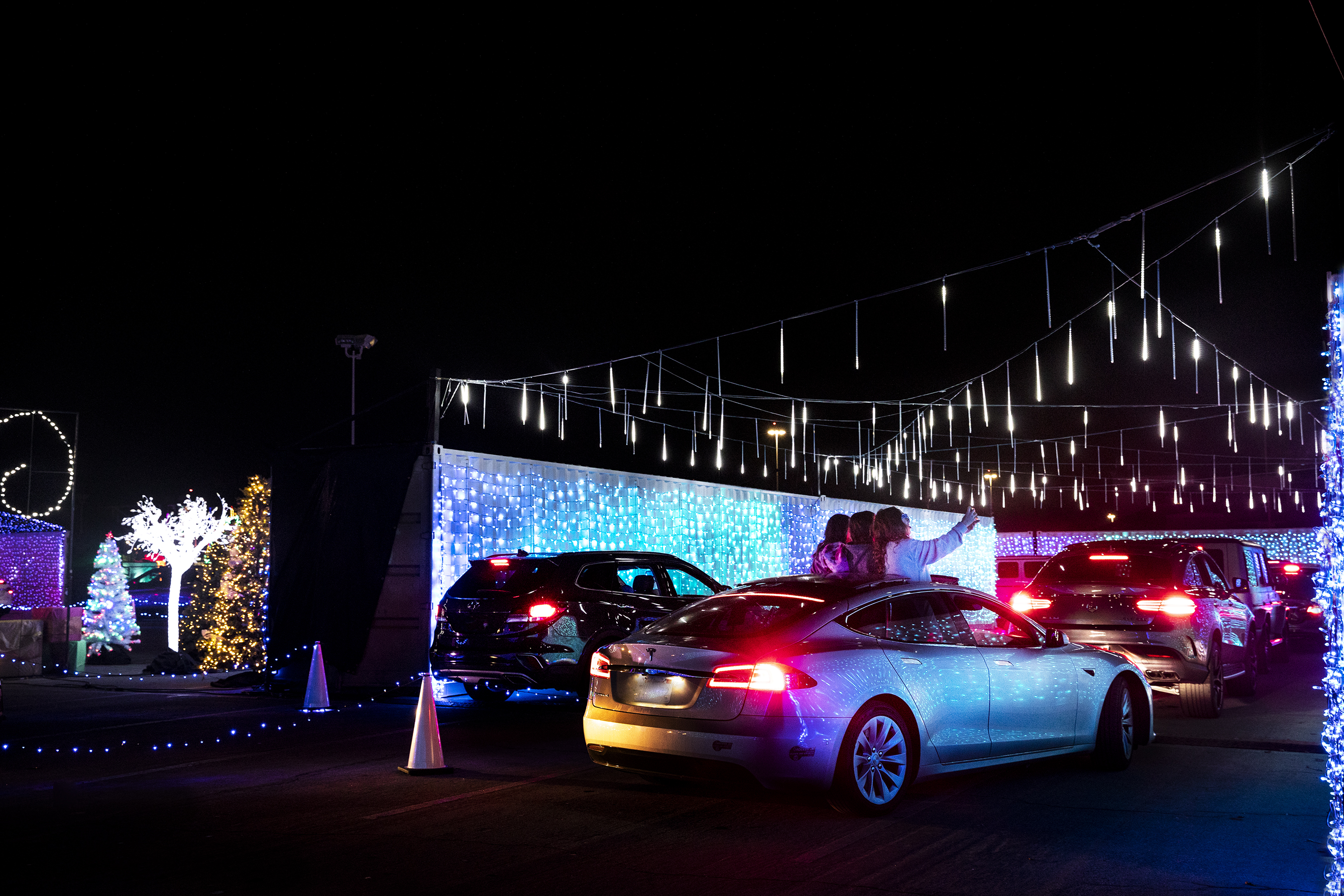 Light display wide