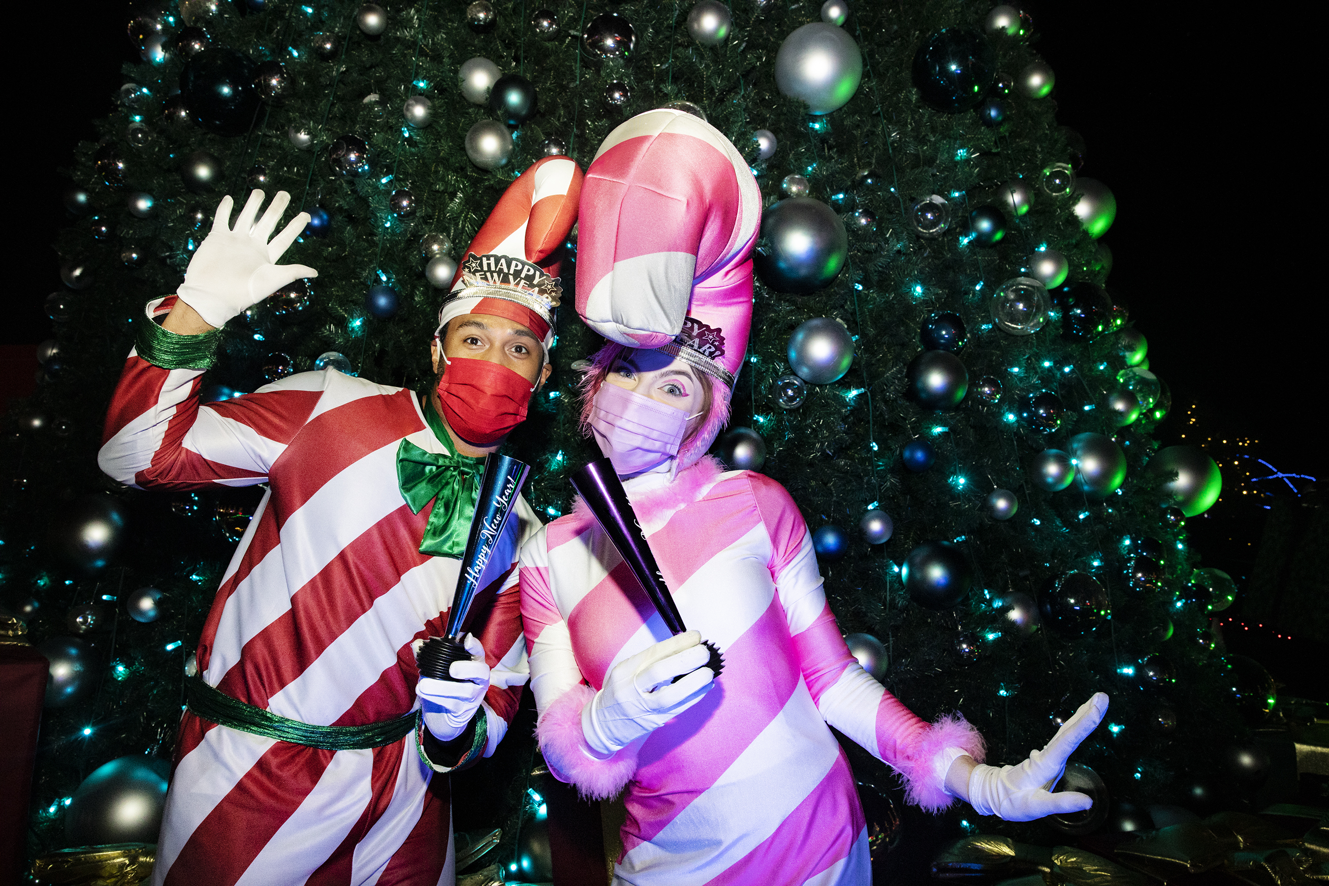 Candy cane performer
