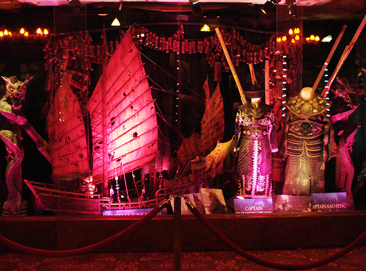 Red gold display