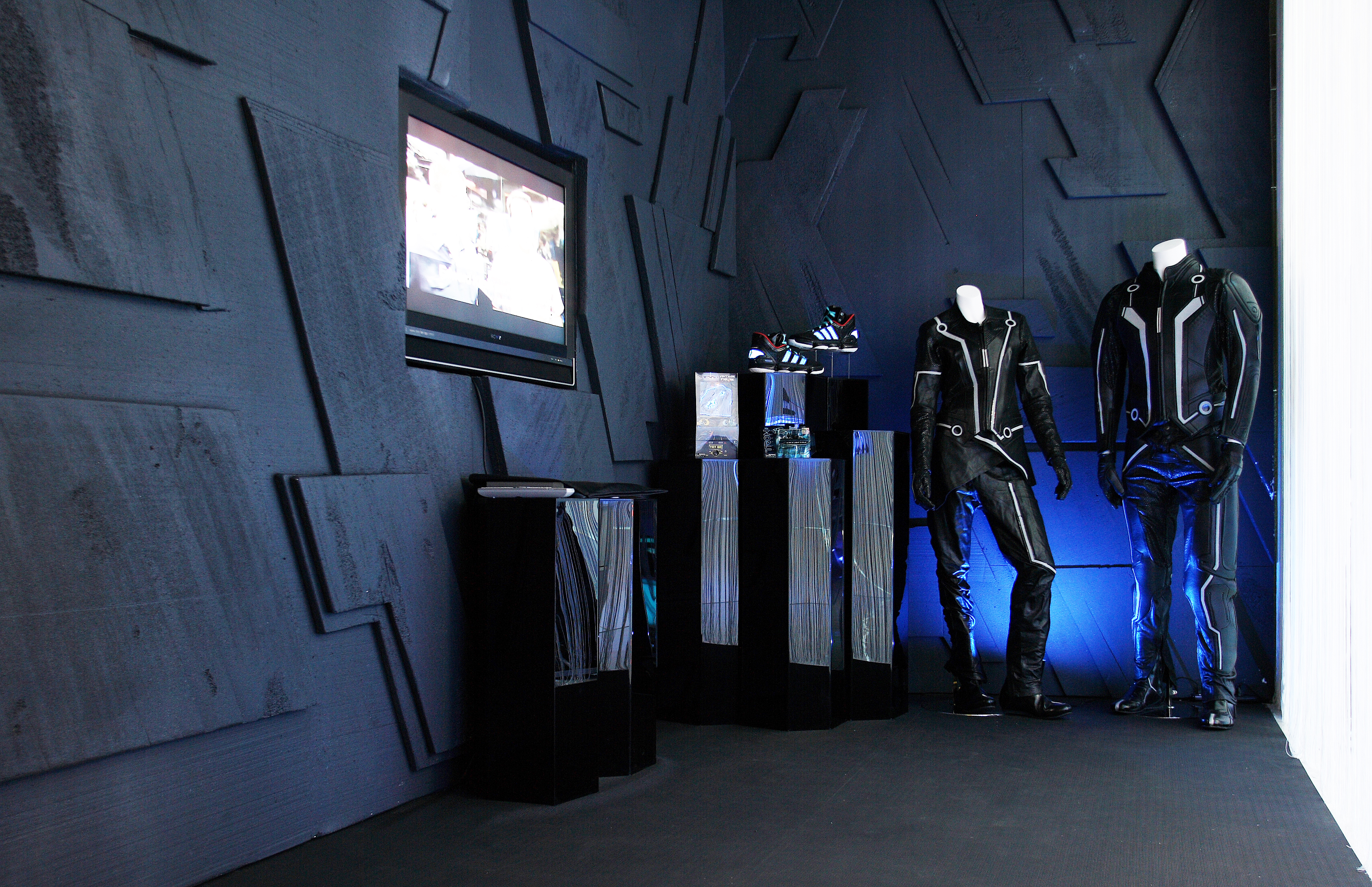 Tron 2.0